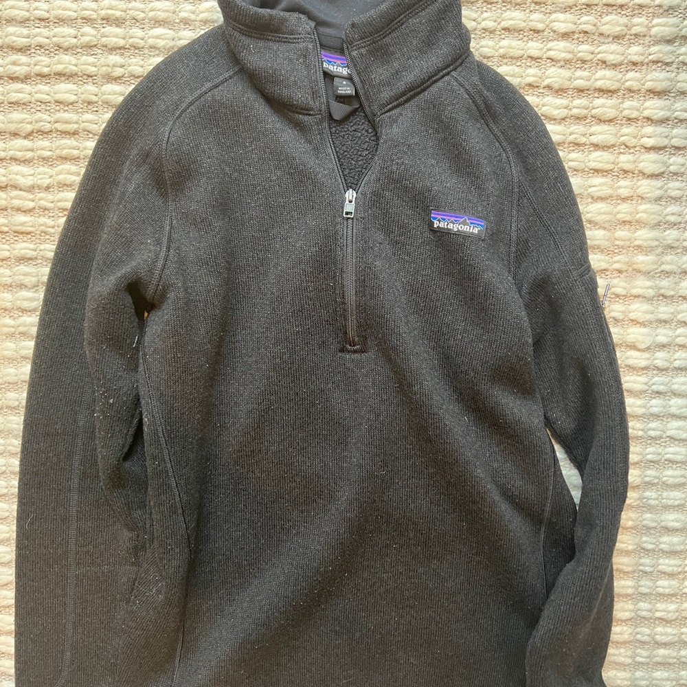 Black Patagonia pullover
